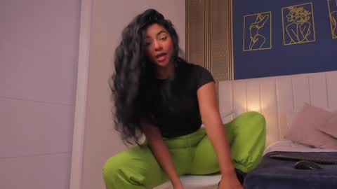 Snapshot of _dakota_a chatting on 01.28.25 Dakota online show from 01.28.25