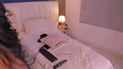 Snapshot of _dakota_a chatting on 02.01.25 Dakota online show from 02.01.25