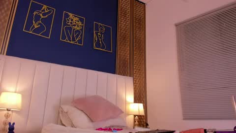 Snapshot of _dakota_a chatting on 02.19.25 Dakota online show from 02.19.25