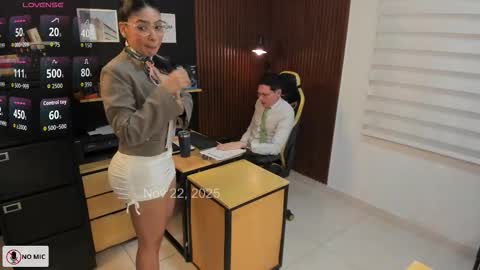 WELCOME TO THE OFFICE online show from 11.23.25