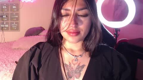 Snapshot of _dennise chatting on 12.02.25 _dennise online show from 12.02.25