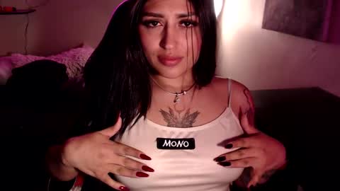 Snapshot of _dennise chatting on 12.22.25 _dennise online show from 12.22.25