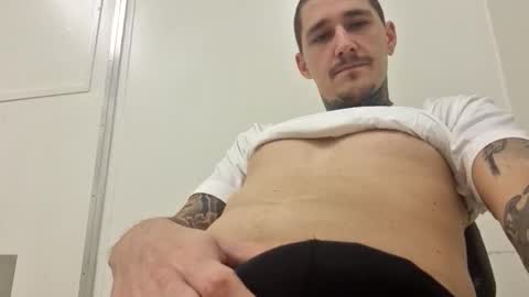 Snapshot of _devil_in_me_ chatting on 11.25.25 _devil_in_me_ online show from 11.25.25