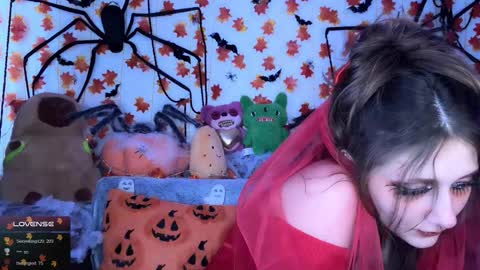 Kate online show from 10.31.25