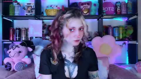Snapshot of _devilbaby chatting on 06.25.26 Kate online show from 06.25.26