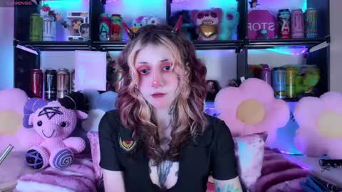 Snapshot of _devilbaby chatting on 07.21.26 Kate online show from 07.21.26