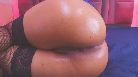 Snapshot of _diionne chatting on 10.23.25 Dione online show from 10.23.25