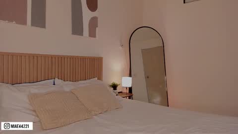 Snapshot of _e_m_m_a_1 chatting on 03.20.26 Emma and Tonny online show from 03.20.26