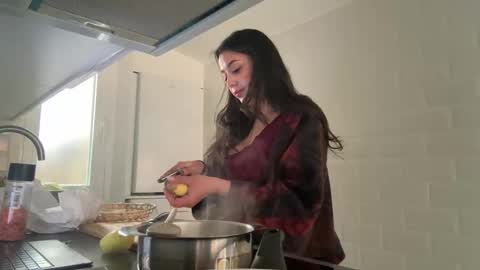 Snapshot of _elena_barra chatting on 02.16.26 elena barra online show from 02.16.26