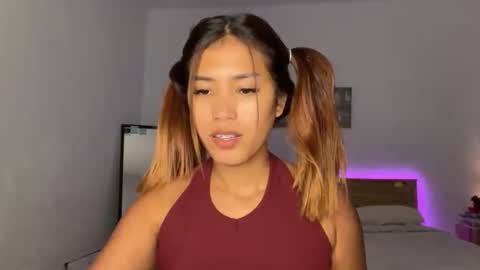 Snapshot of _elisavae chatting on 12.02.25 elisa online show from 12.02.25