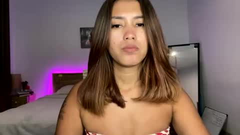 Snapshot of _elisavae chatting on 12.03.25 elisa online show from 12.03.25