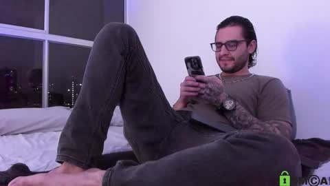  -         online show from 10.12.25