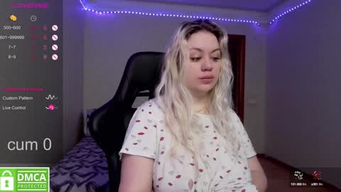 chloue and Gretta online show from 02.08.25