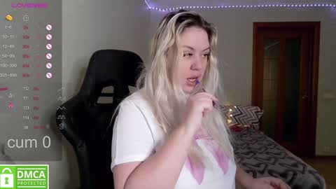 chloue and Gretta online show from 02.09.25