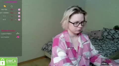 chloue and Gretta online show from 03.10.25