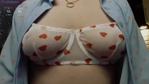Snapshot of _elven_dreams__ chatting on 06.17.26 chloue and Gretta online show from 06.17.26