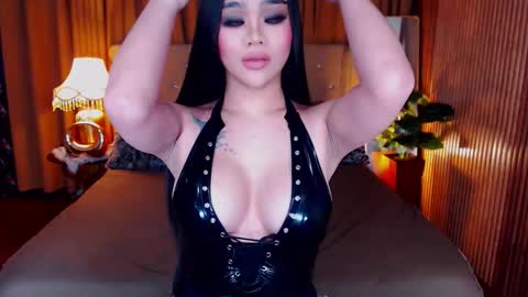 Snapshot of _empressvalerie_ chatting on 01.08.26 _empressvalerie_ online show from 01.08.26