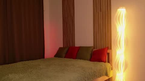 Snapshot of _esmeraldiyaa_ chatting on 12.03.25 _esmeraldiyaa_ online show from 12.03.25