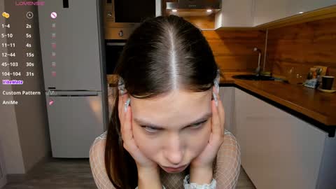 Snapshot of _eva_lee chatting on 01.16.25 Alice online show from 01.16.25