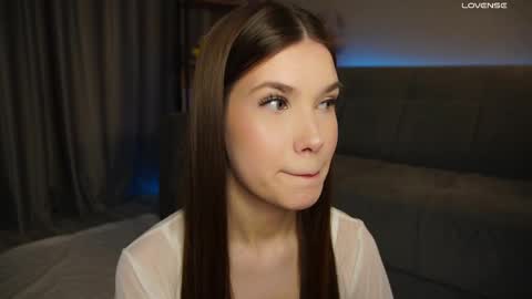 Snapshot of _eva_lee chatting on 02.27.25 Alice online show from 02.27.25