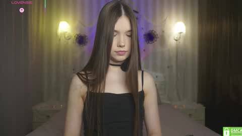 Snapshot of _eva_lee chatting on 11.07.25 Alice online show from 11.07.25