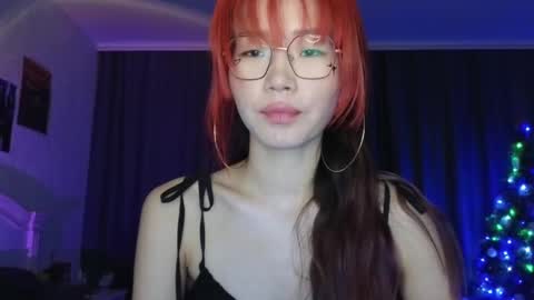 Snapshot of _eve____ chatting on 12.22.24 EveEva online show from 12.22.24