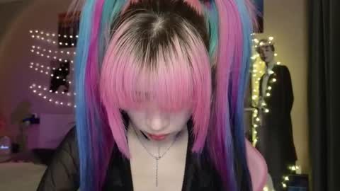 EveEva online show from 02.25.26