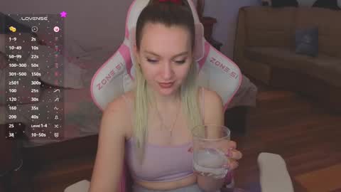 Evie online show from 01.11.25