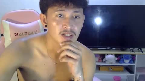 Snapshot of _everydaycum chatting on 10.22.25 morg online show from 10.22.25