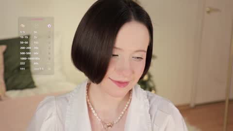 Essie  online show from 12.30.24