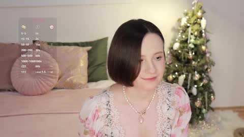 Essie  online show from 01.11.25