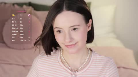 Essie  online show from 03.05.25