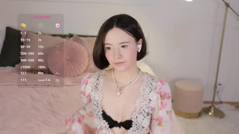 Essie  online show from 03.06.25