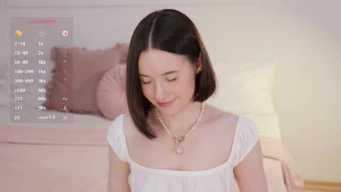 Essie  online show from 09.11.25