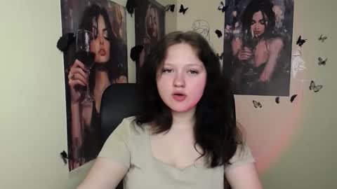 Snapshot of _foxy_lady chatting on 04.07.26 Alice online show from 04.07.26