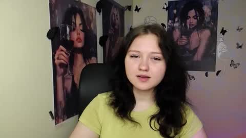 Snapshot of _foxy_lady chatting on 04.09.26 Alice online show from 04.09.26