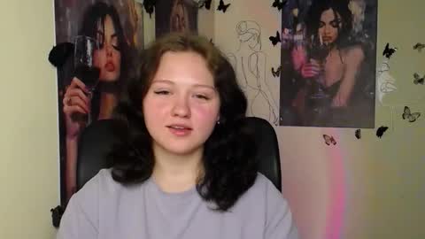 Snapshot of _foxy_lady chatting on 05.14.26 Alice online show from 05.14.26