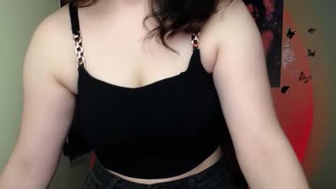 Snapshot of _foxy_lady chatting on 05.16.26 Alice online show from 05.16.26
