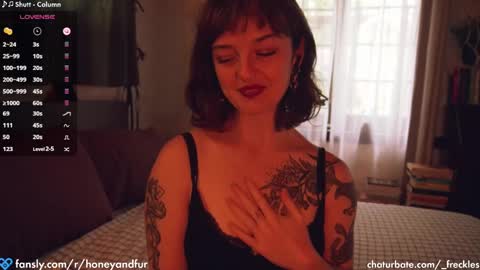 Snapshot of _freckles chatting on 03.06.25 Jacqui Queen goddess motorcycle mozzarella Jaq next livestream see bio online show from 03.06.25