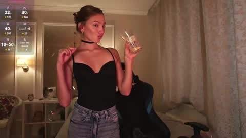 Snapshot of _guesswhat_ chatting on 02.15.25 Katarina online show from 02.15.25