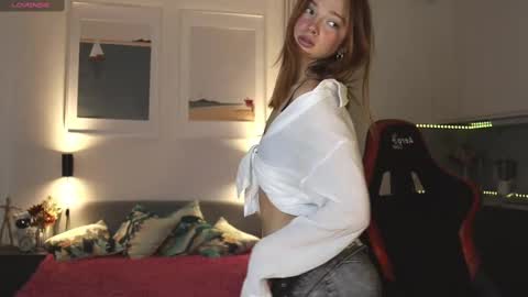 Snapshot of _guesswhat_ chatting on 03.11.25 Katarina online show from 03.11.25