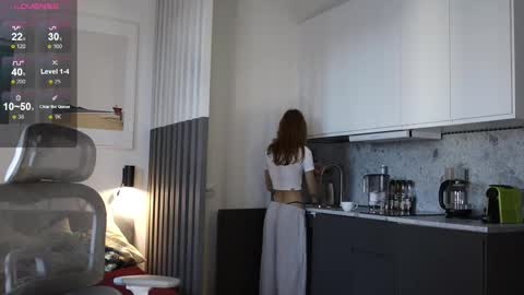 Snapshot of _guesswhat_ chatting on 09.28.25 Katarina online show from 09.28.25