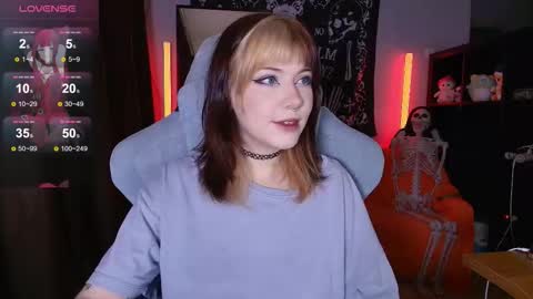 Tori online show from 11.23.25