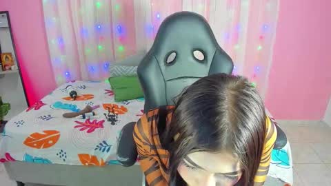 Snapshot of _hannamichell_ chatting on 10.01.25 hanna online show from 10.01.25