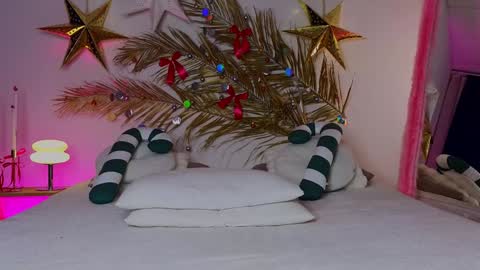 Snapshot of _ho11y_ chatting on 01.03.25 Holly online show from 01.03.25