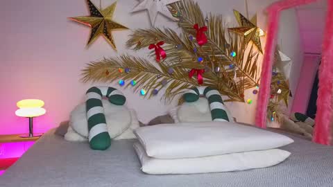 Snapshot of _ho11y_ chatting on 01.18.25 Holly online show from 01.18.25