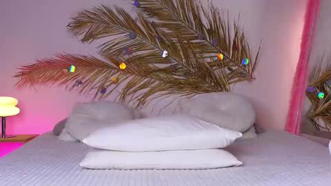 Snapshot of _ho11y_ chatting on 02.26.25 Holly online show from 02.26.25