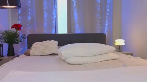 Snapshot of _ho11y_ chatting on 03.11.25 Holly online show from 03.11.25