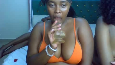 _honey_bloom online show from 02.18.26