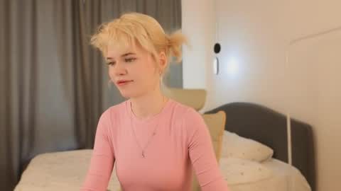 Snapshot of _honnyland chatting on 05.26.26 Alisha online show from 05.26.26
